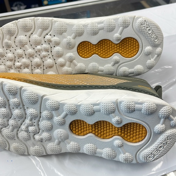 Brand New GEOX Man Sneaker Respira Size 9 (42) Yellow/Green - Picture 7 of 11